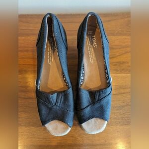 Toms Wedge Size W7